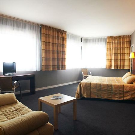 Hotel De Loire Et Restaurant Les Bateliers Trélazé Kültér fotó