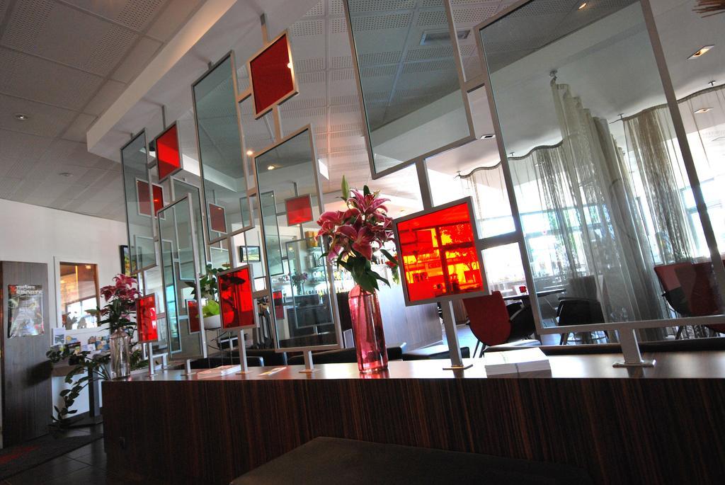 Hotel De Loire Et Restaurant Les Bateliers Trélazé Kültér fotó